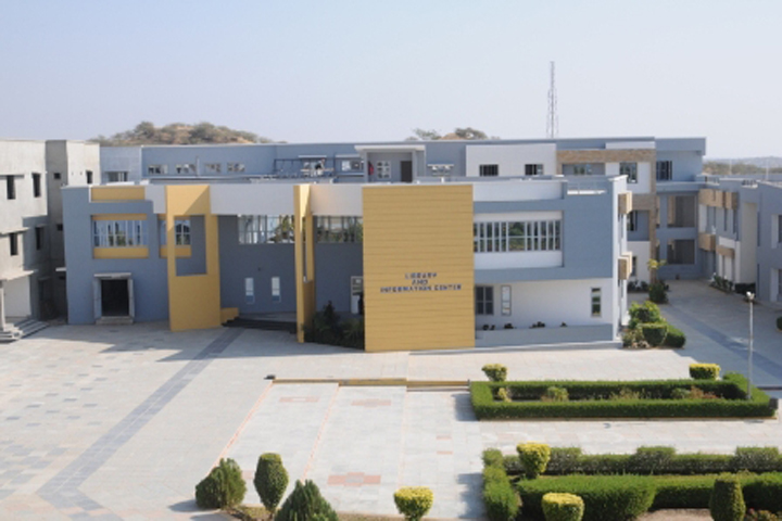 https://cache.careers360.mobi/media/colleges/social-media/media-gallery/4265/2019/4/2/Campus View of HJD Institute of Technical Education and Research Kutch_Campus View.JPG